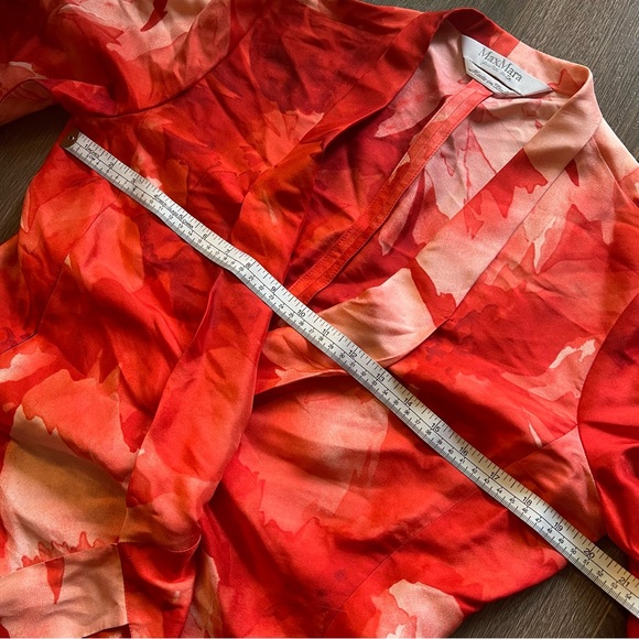 MaxMara 100% silk abstract floral true wrap blouse - Picture 8 of 12